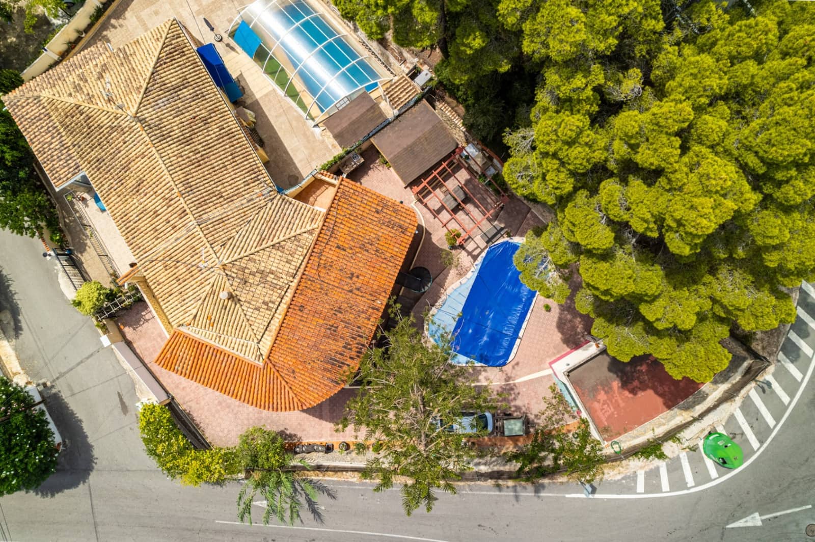 4 bedroom Villa for sale in Altea with pool garage - € 420,000 (Ref: 9328394)