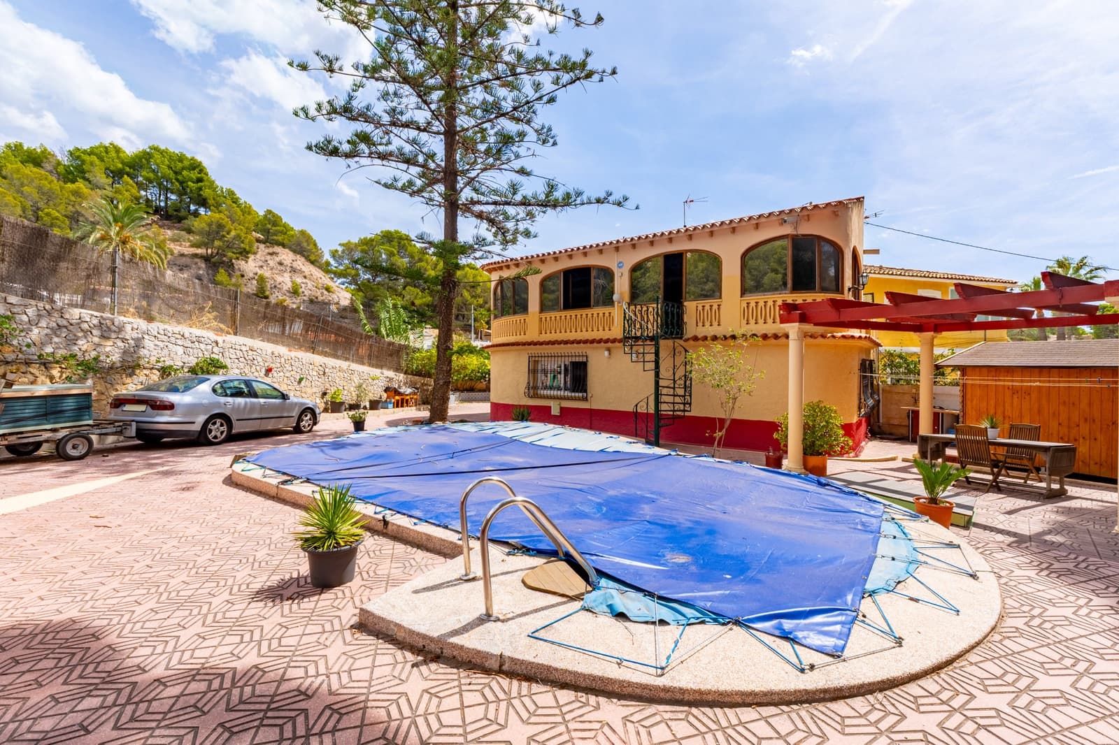 4 bedroom Villa for sale in Altea with pool garage - € 420,000 (Ref: 9328394)