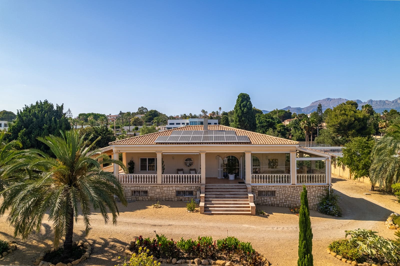 7 bedroom Villa for sale in Altea with pool garage - € 1,370,000 (Ref: 9328395)