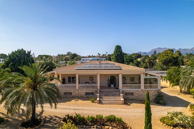 7 Zimmer Villa zu verkaufen in Altea mit Pool Garage - 1.370.000 € (Ref: 9328395)