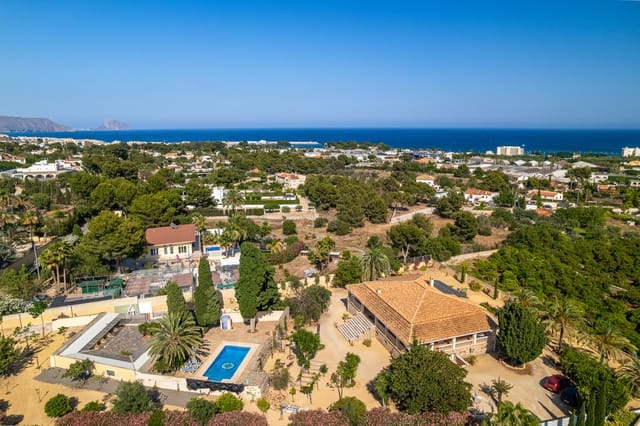 7 Zimmer Villa zu verkaufen in Altea mit Pool Garage - 1.370.000 € (Ref: 9328395)