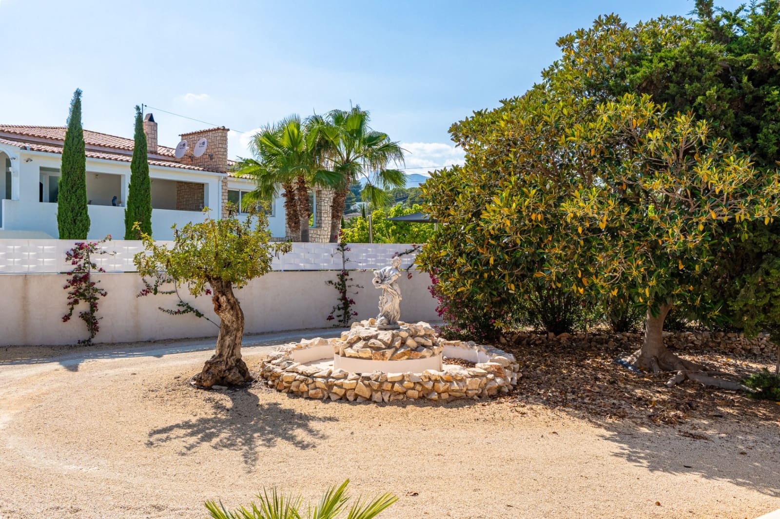 7 bedroom Villa for sale in Altea with pool garage - € 1,370,000 (Ref: 9328395)