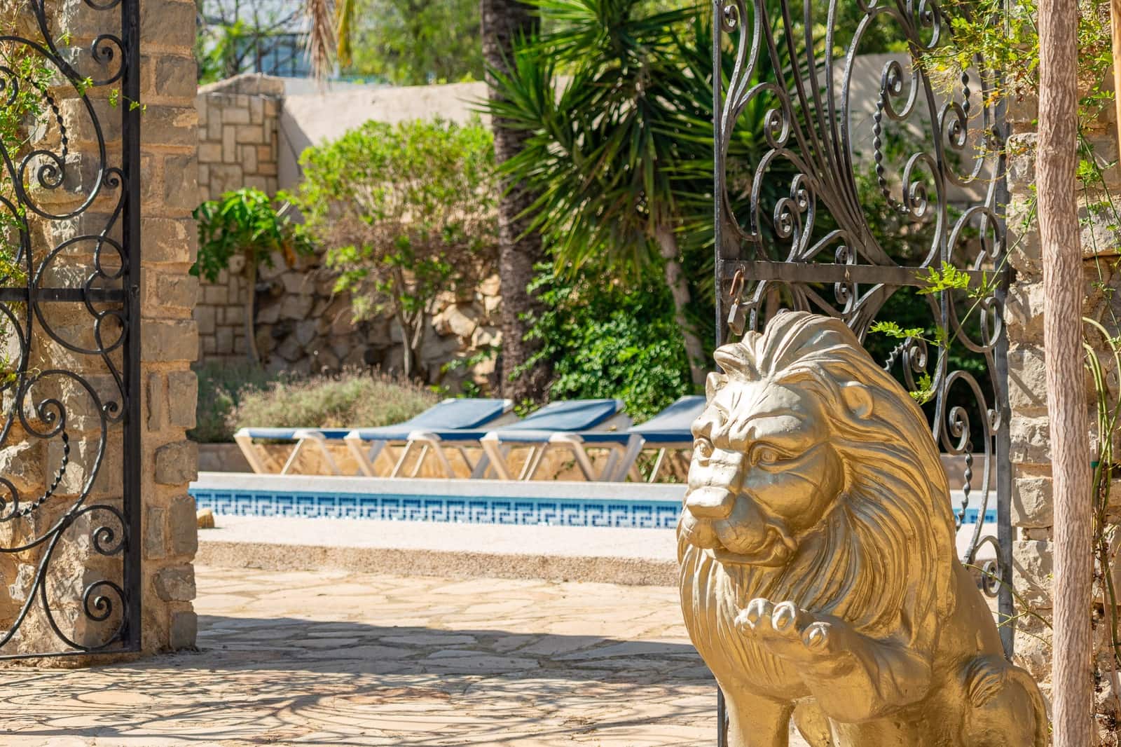 7 bedroom Villa for sale in Altea with pool garage - € 1,370,000 (Ref: 9328395)