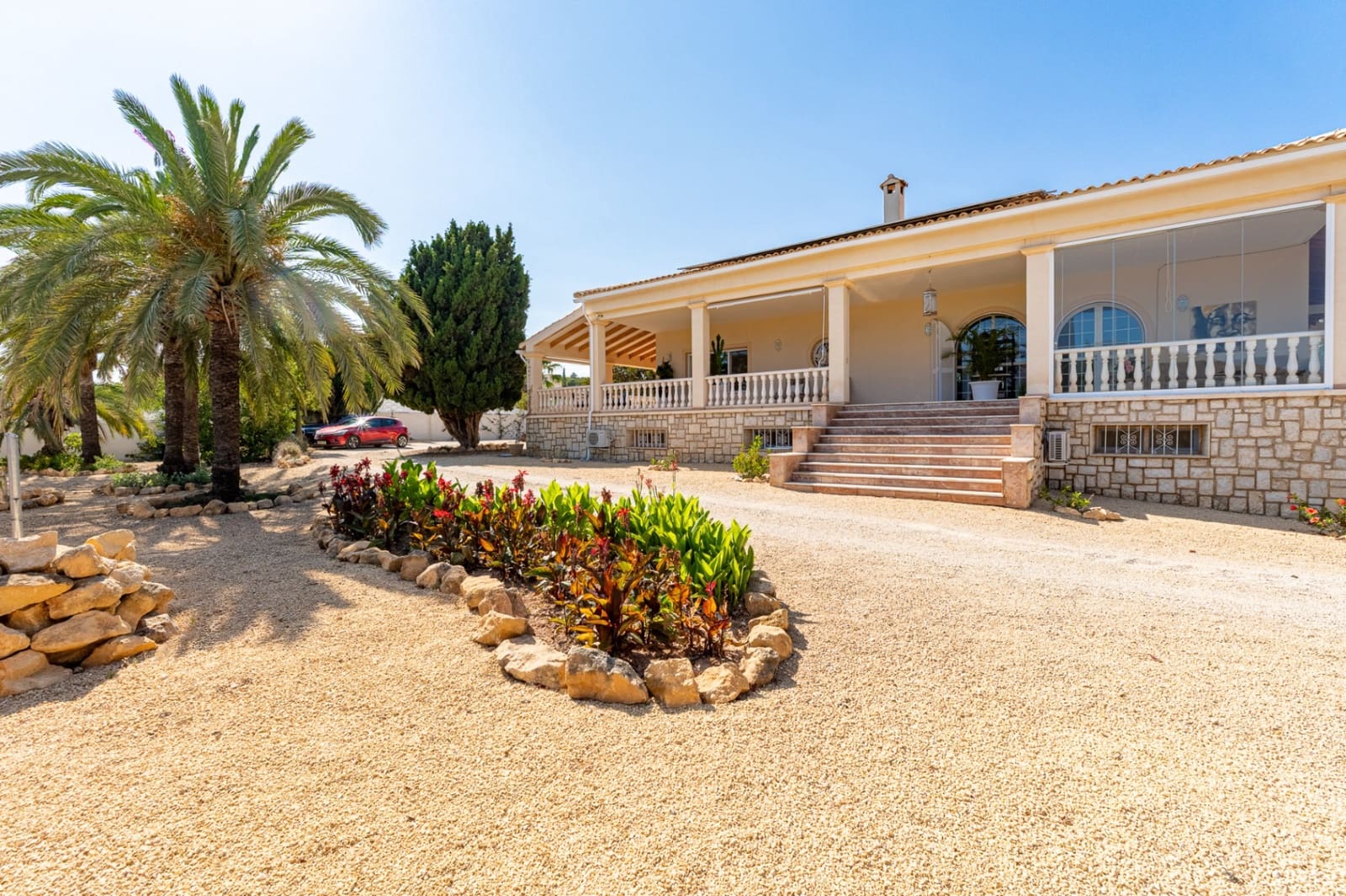 7 bedroom Villa for sale in Altea with pool garage - € 1,370,000 (Ref: 9328395)