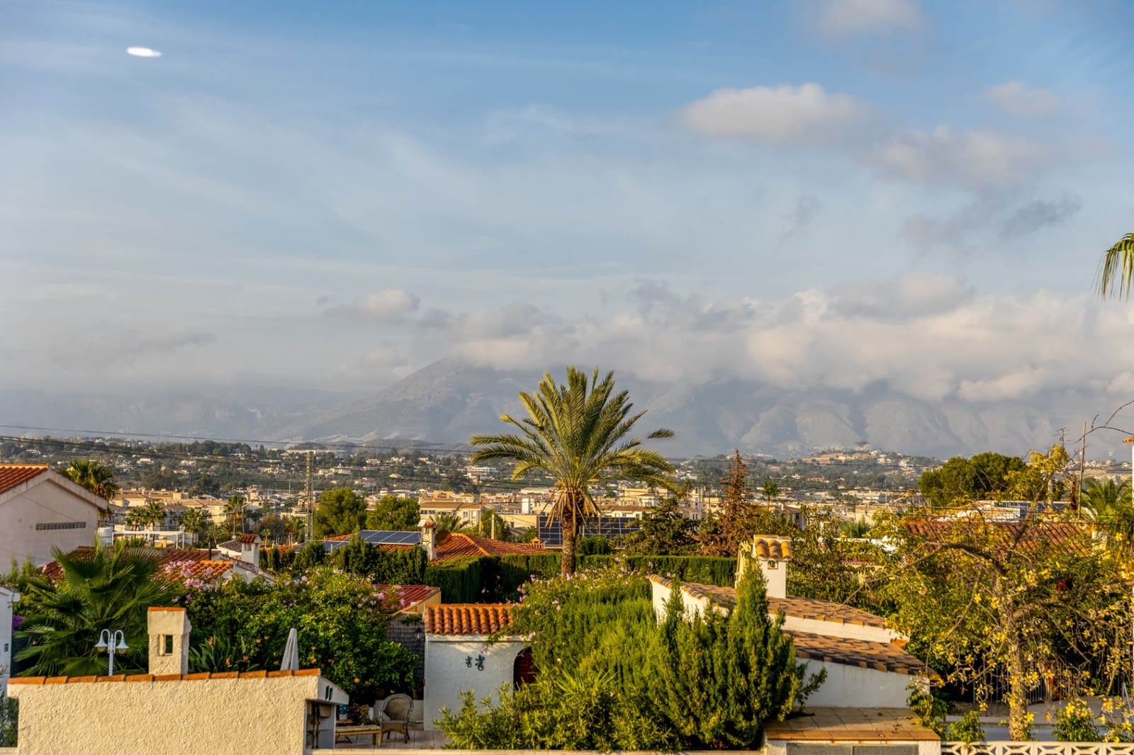 4 bedroom Villa for sale in Albir with pool garage - € 1,950,000 (Ref: 9328403)