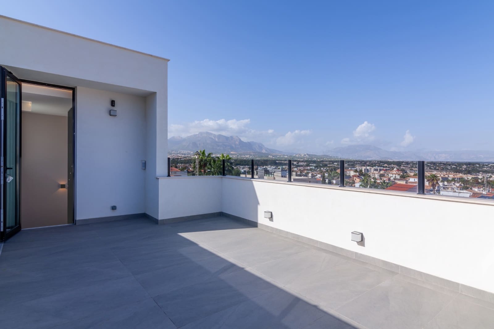 4 bedroom Villa for sale in Albir with pool garage - € 1,950,000 (Ref: 9328403)