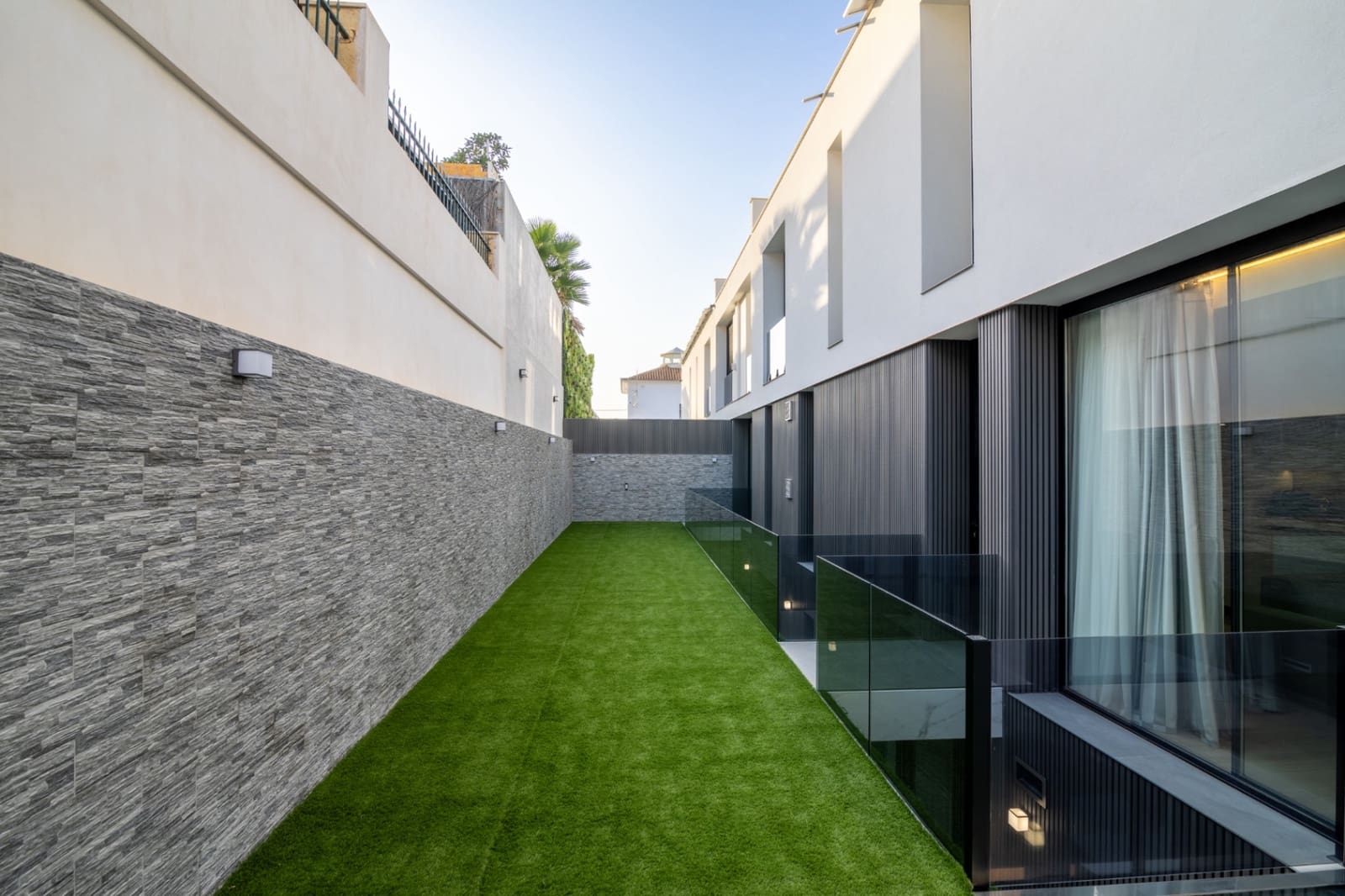 4 bedroom Villa for sale in Albir with pool garage - € 1,950,000 (Ref: 9328403)