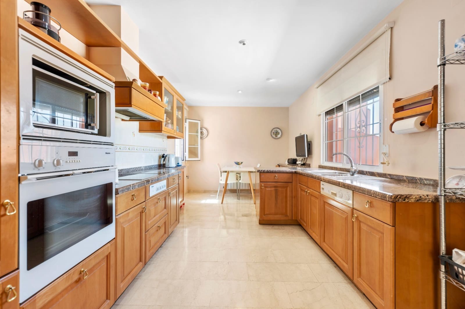 4 bedroom Villa for sale in Albir with pool garage - € 660,000 (Ref: 9328404)