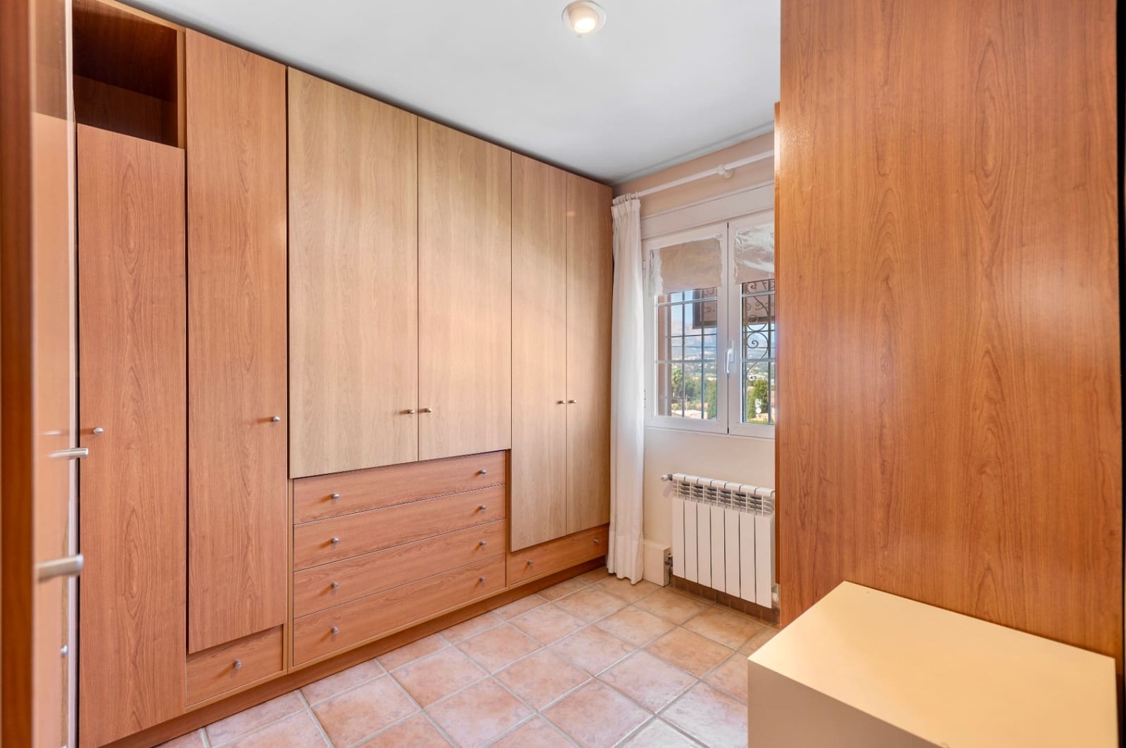 4 bedroom Villa for sale in Albir with pool garage - € 660,000 (Ref: 9328404)