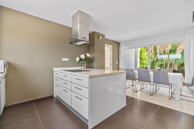 4 soveværelse Villa til salg i Albir, Alfaz del Pi / L'Alfàs del Pi med swimmingpool garage - € 950.000 (Ref: 9328405)