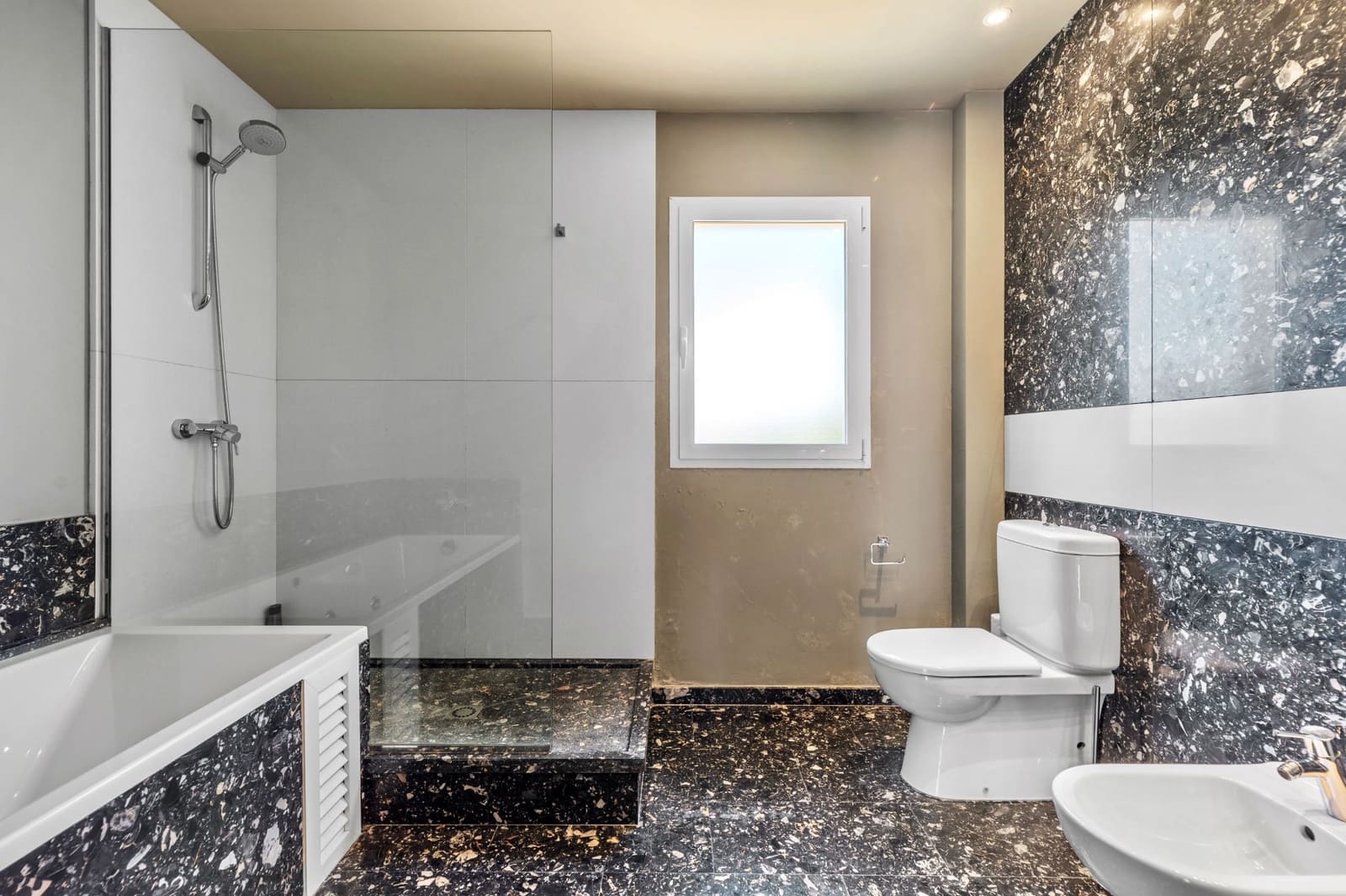 4 slaapkamer Villa te koop in Albir met zwembad garage - € 990.000 (Ref: 9328406)