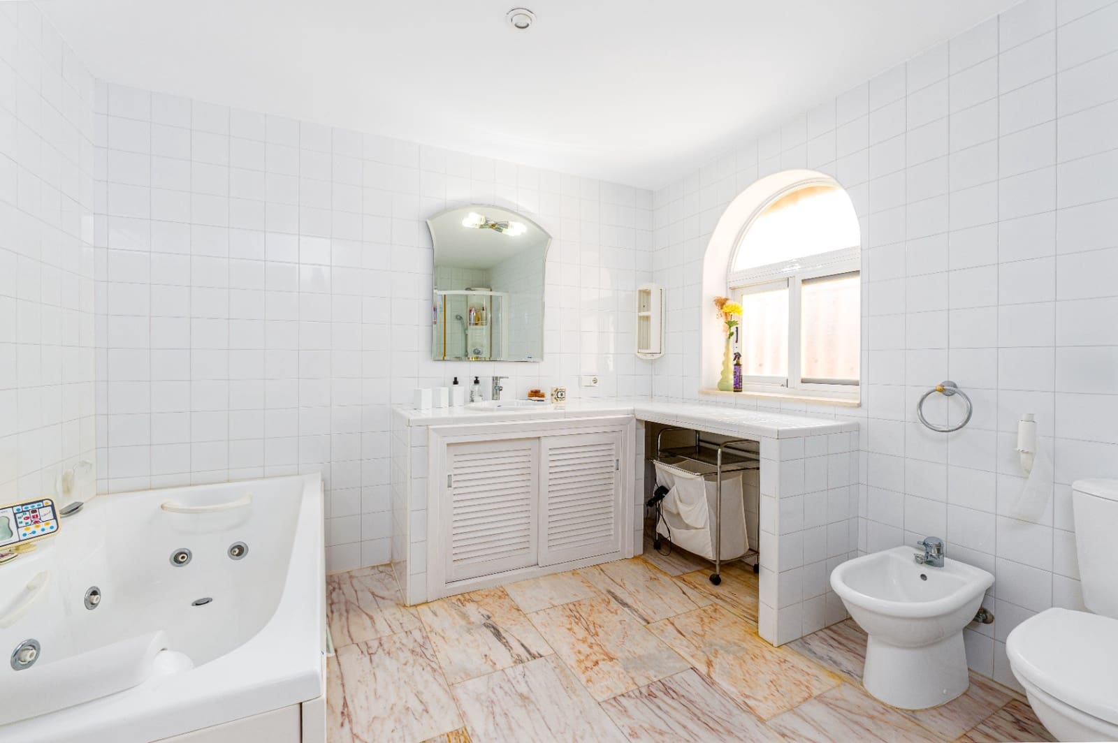 4 bedroom Villa for sale in Albir with pool garage - € 649,000 (Ref: 9328408)