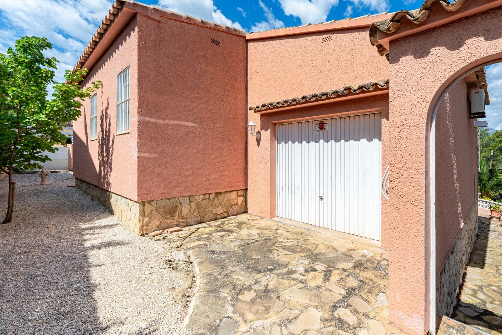 4 bedroom Villa for sale in Albir with pool garage - € 649,000 (Ref: 9328408)