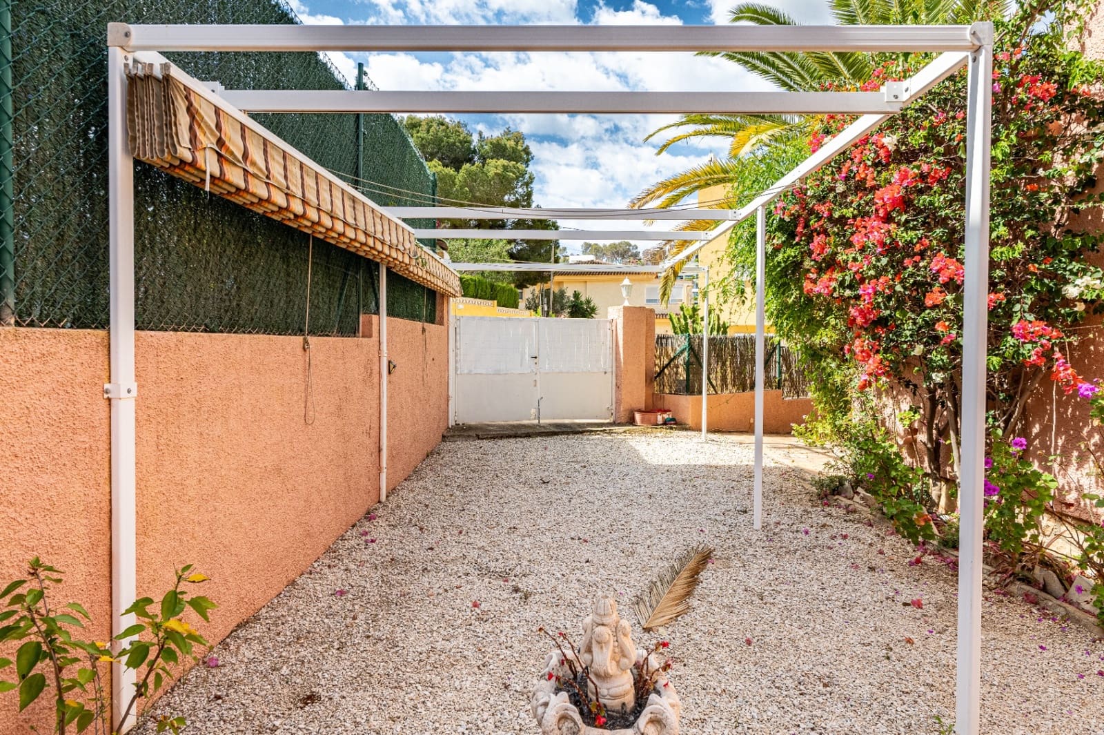 4 bedroom Villa for sale in Albir with pool garage - € 649,000 (Ref: 9328408)