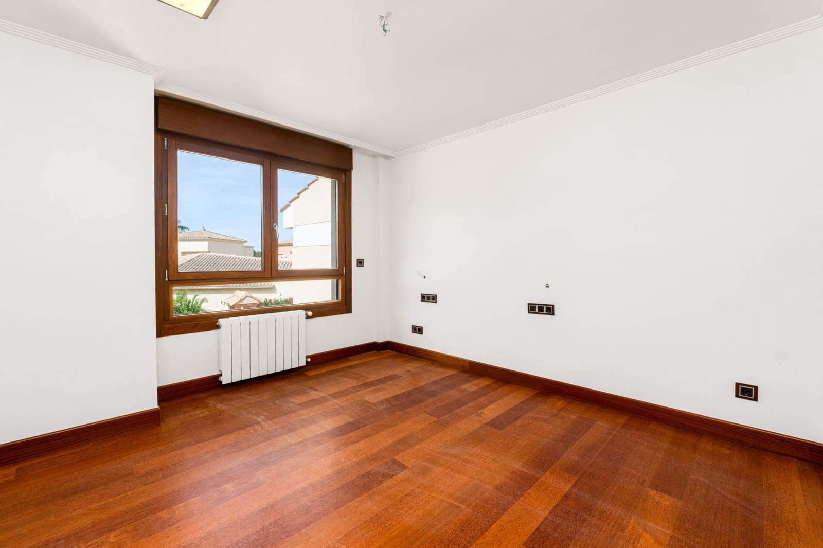 6 Zimmer Villa zu verkaufen in Albir mit Pool Garage - 1.650.000 € (Ref: 9328409)