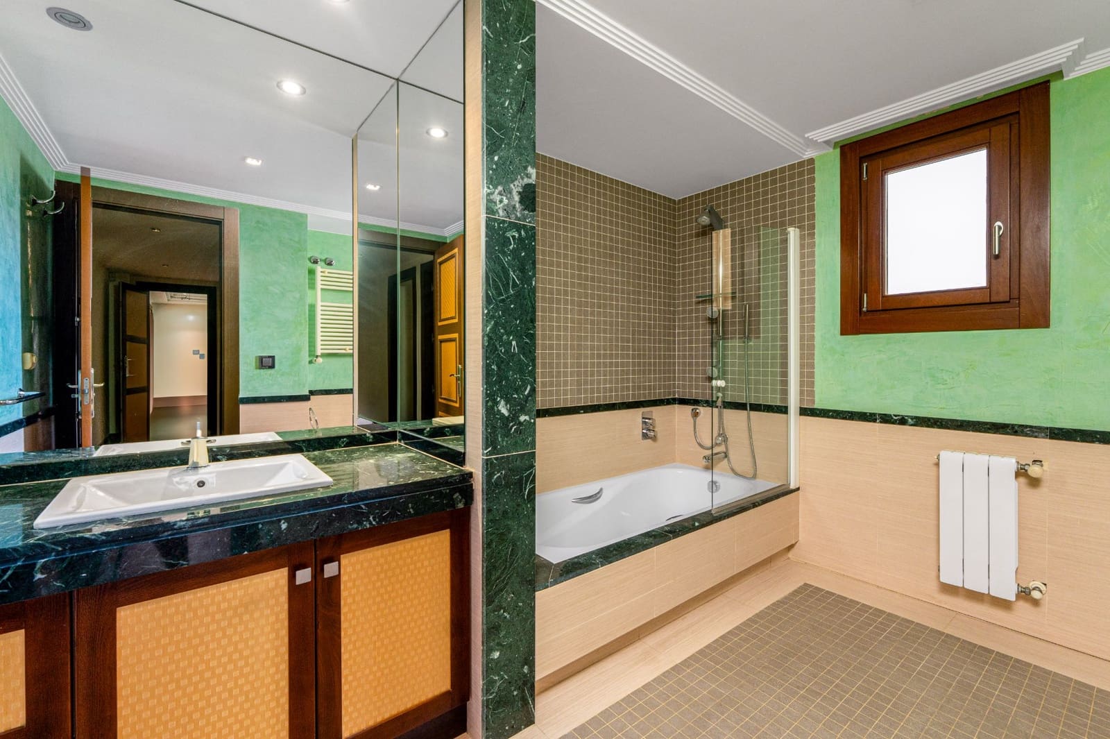 6 Zimmer Villa zu verkaufen in Albir mit Pool Garage - 1.650.000 € (Ref: 9328409)