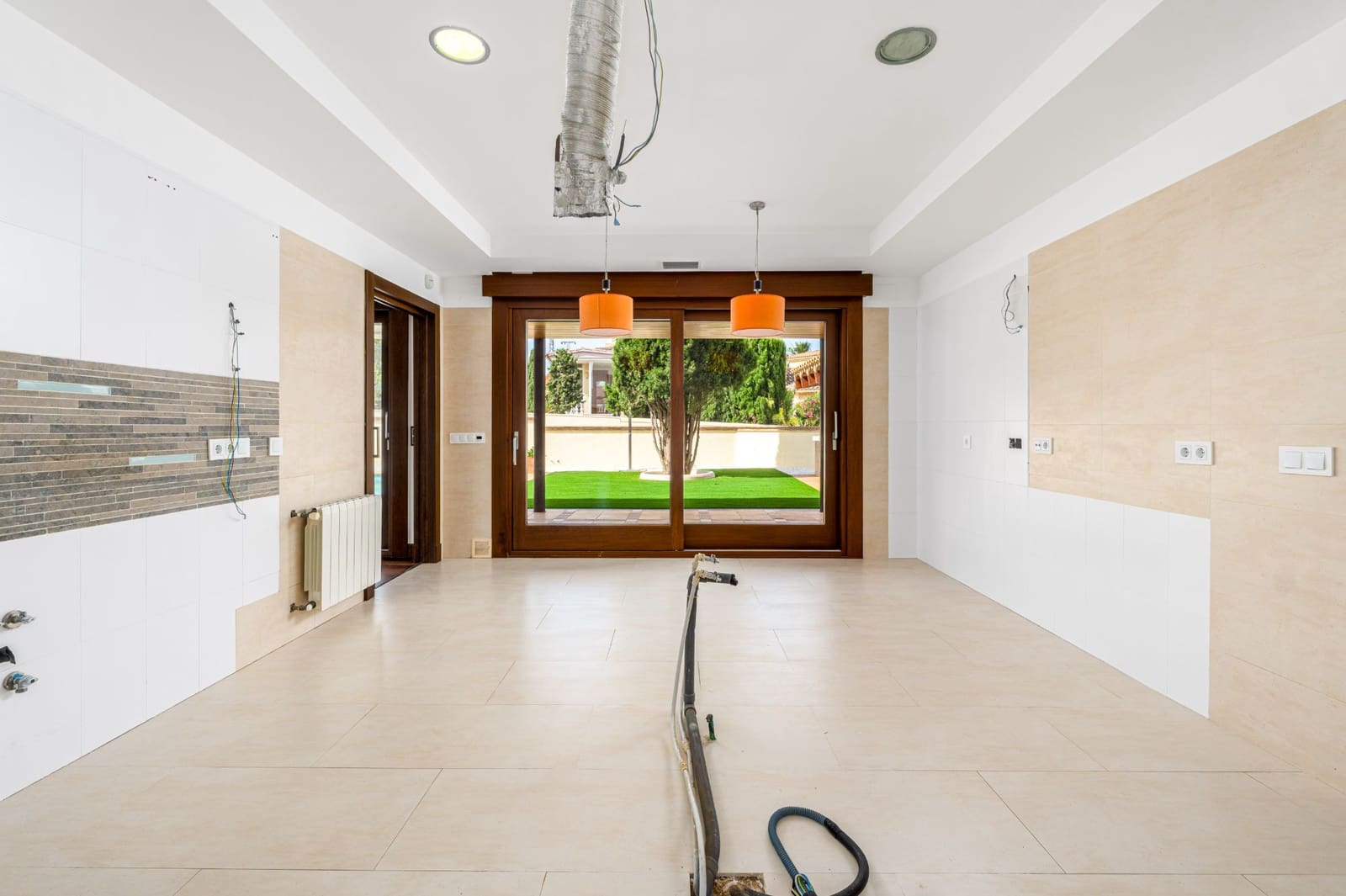 6 Zimmer Villa zu verkaufen in Albir mit Pool Garage - 1.650.000 € (Ref: 9328409)