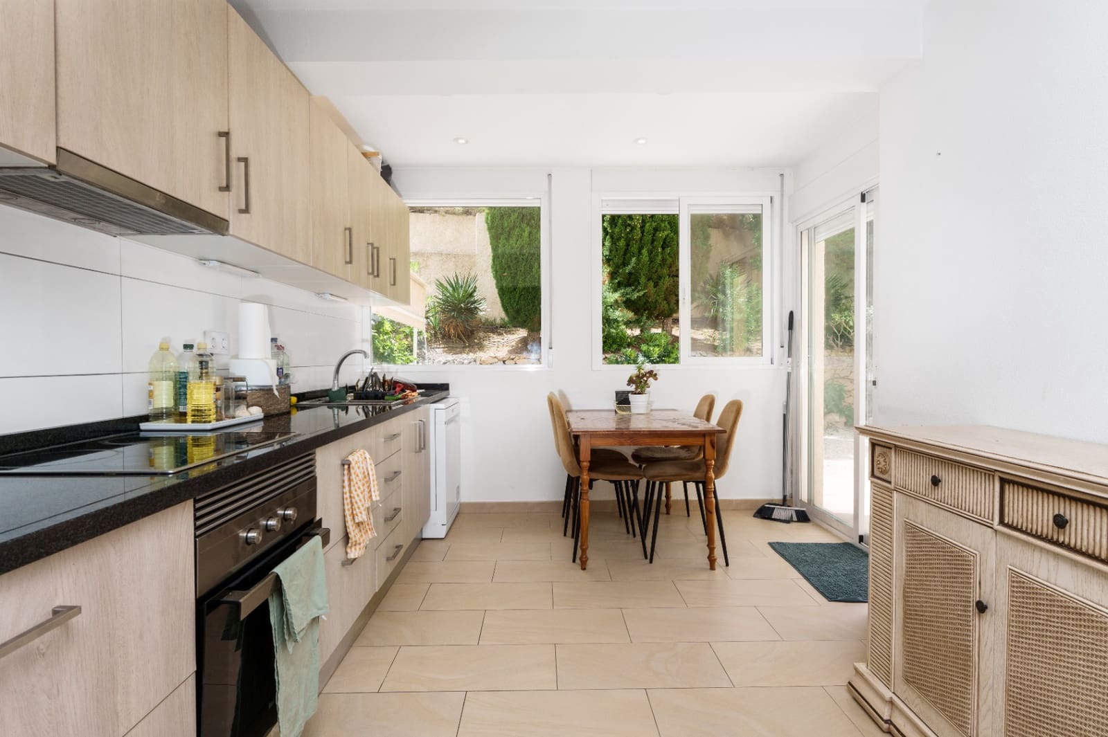 9 Zimmer Villa zu verkaufen in Albir mit Pool Garage - 750.000 € (Ref: 9328410)