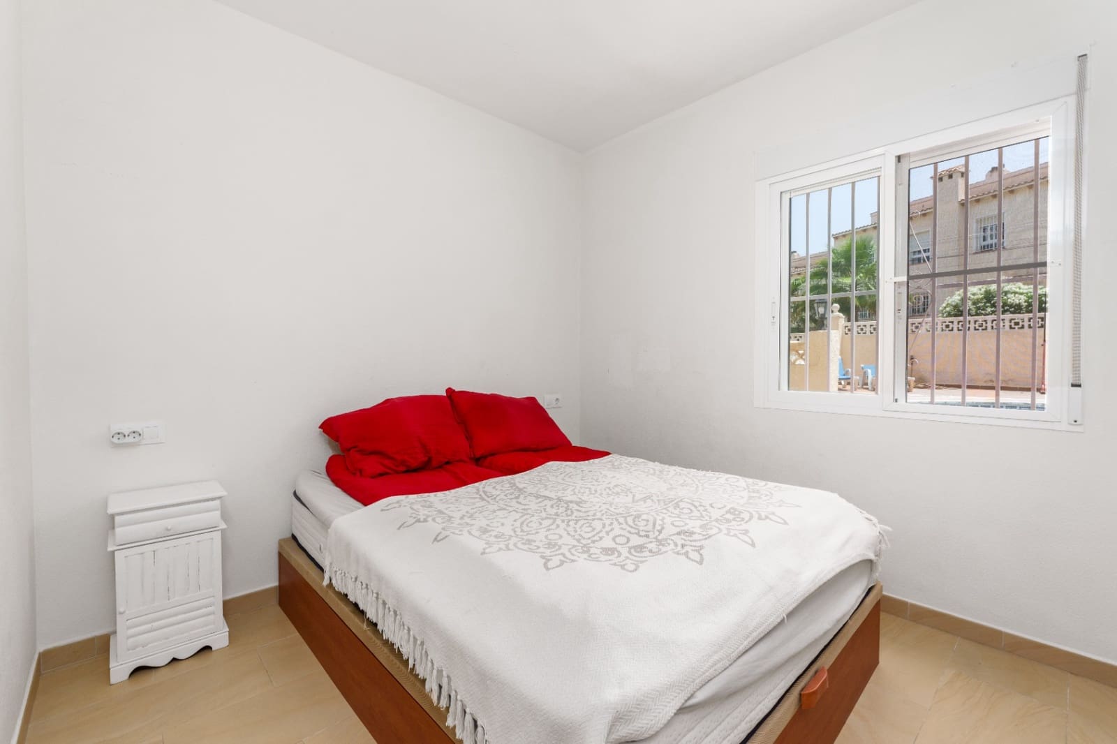 9 Zimmer Villa zu verkaufen in Albir mit Pool Garage - 750.000 € (Ref: 9328410)