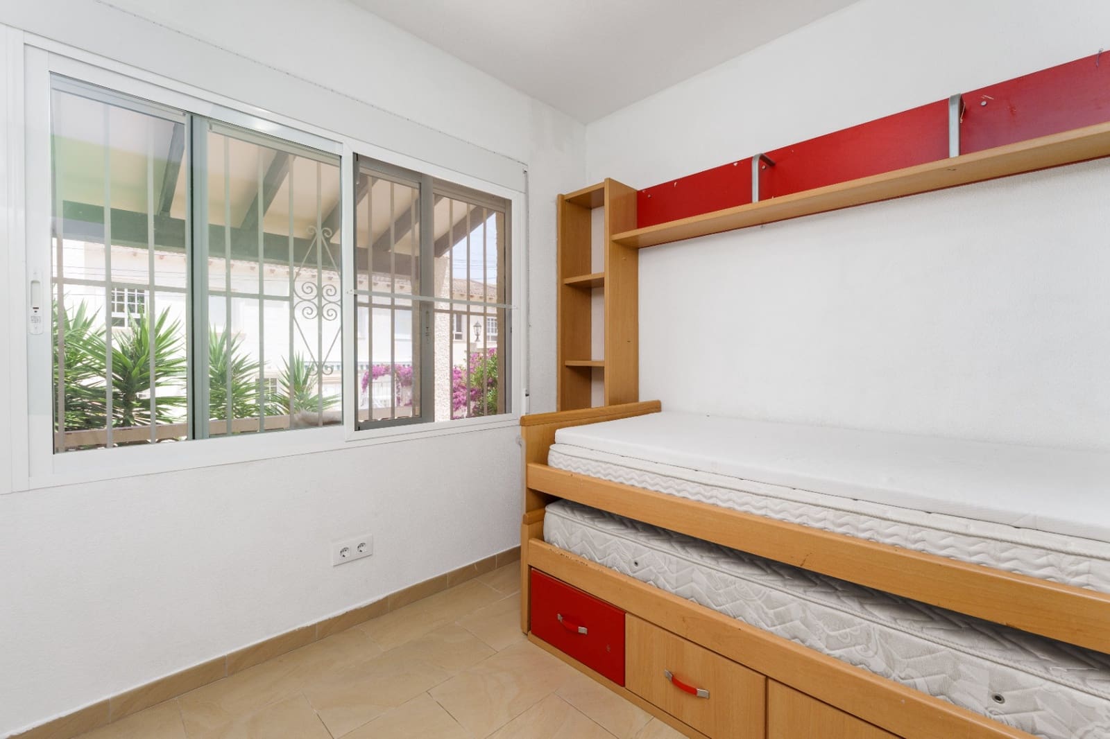 9 Zimmer Villa zu verkaufen in Albir mit Pool Garage - 750.000 € (Ref: 9328410)