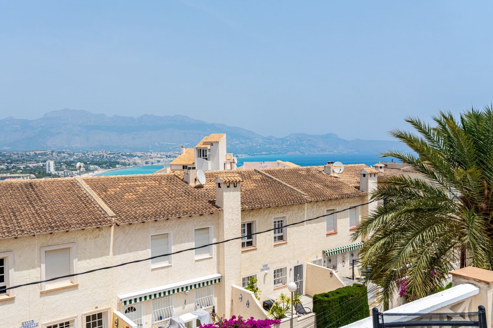 9 Zimmer Villa zu verkaufen in Albir mit Pool Garage - 750.000 € (Ref: 9328410)