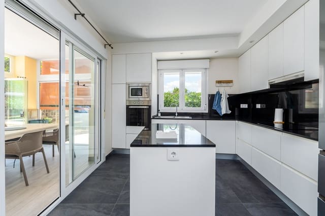 6 chambre Villa/Maison à vendre à Albir, Alfaz del Pi / L'Alfàs del Pi avec piscine garage - 1 100 000 € (Ref: 9328411)