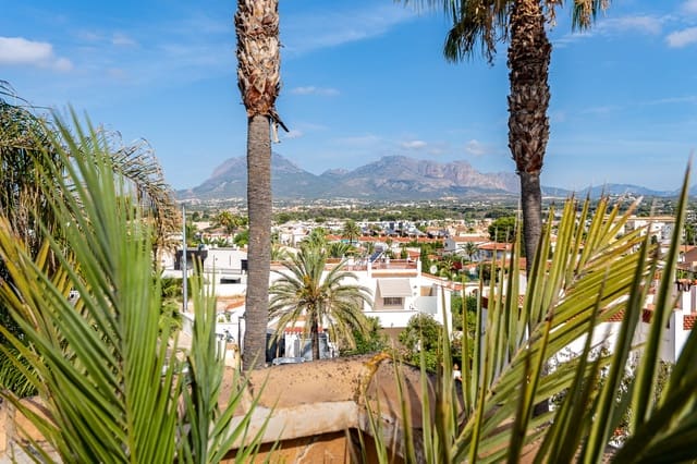 Chalet de 15 habitaciones en Albir, Alfaz del Pi / L'Alfàs del Pi en venta con piscina garaje - 1.750.000 € (Ref: 9328412)