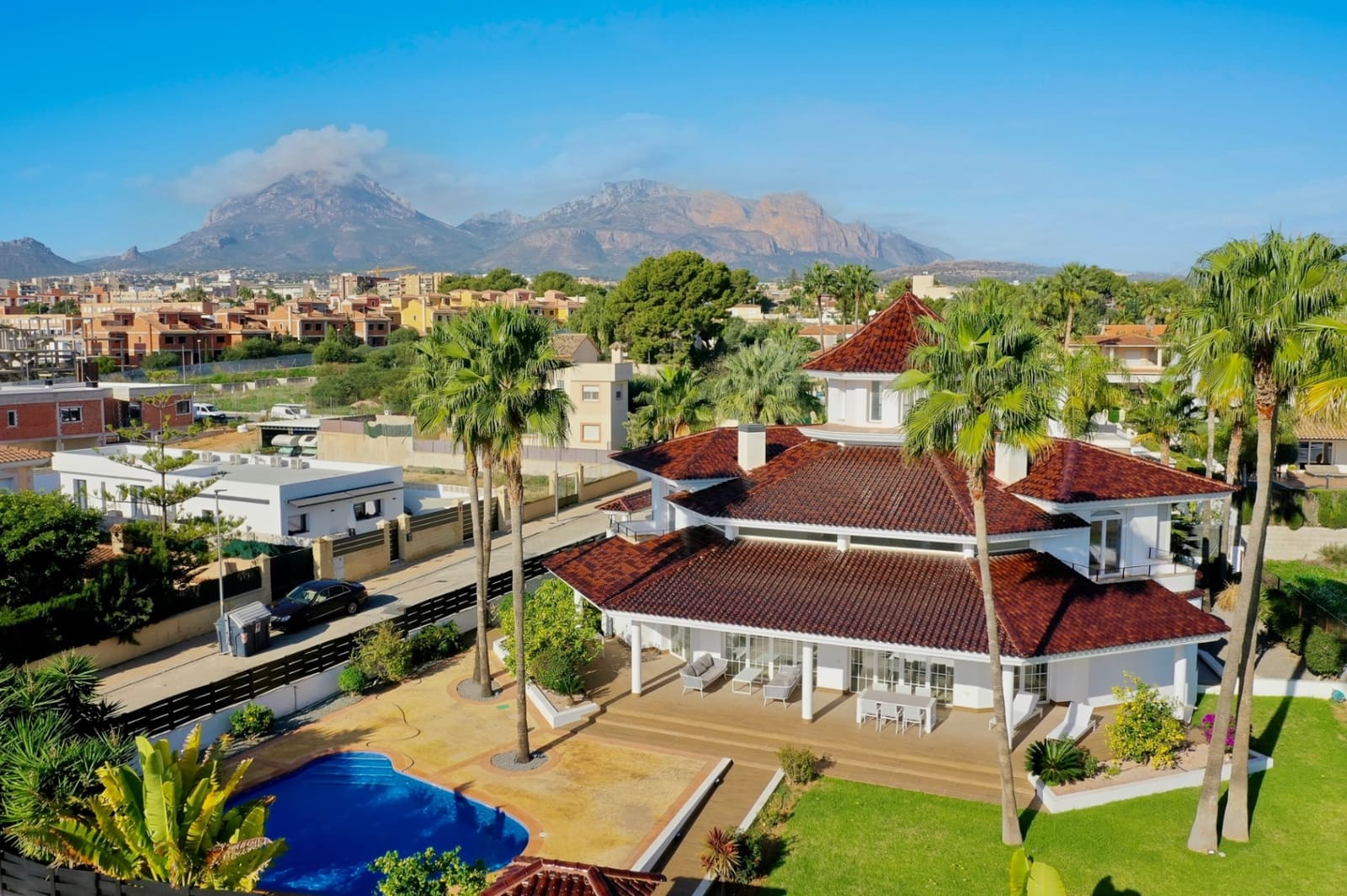 Chalet de 5 habitaciones en Alfaz del Pi / L'Alfàs del Pi en venta con piscina garaje - 1.600.000 € (Ref: 9328415)