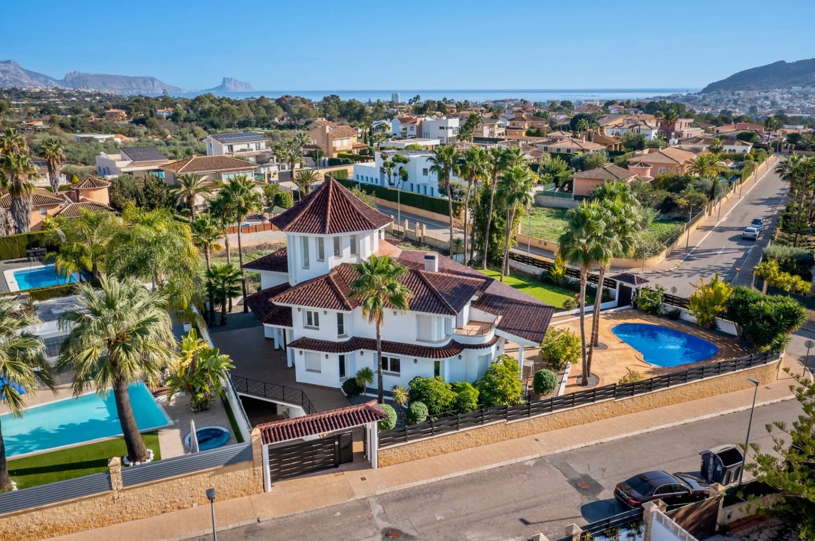 Chalet de 5 habitaciones en Alfaz del Pi / L'Alfàs del Pi en venta con piscina garaje - 1.600.000 € (Ref: 9328415)