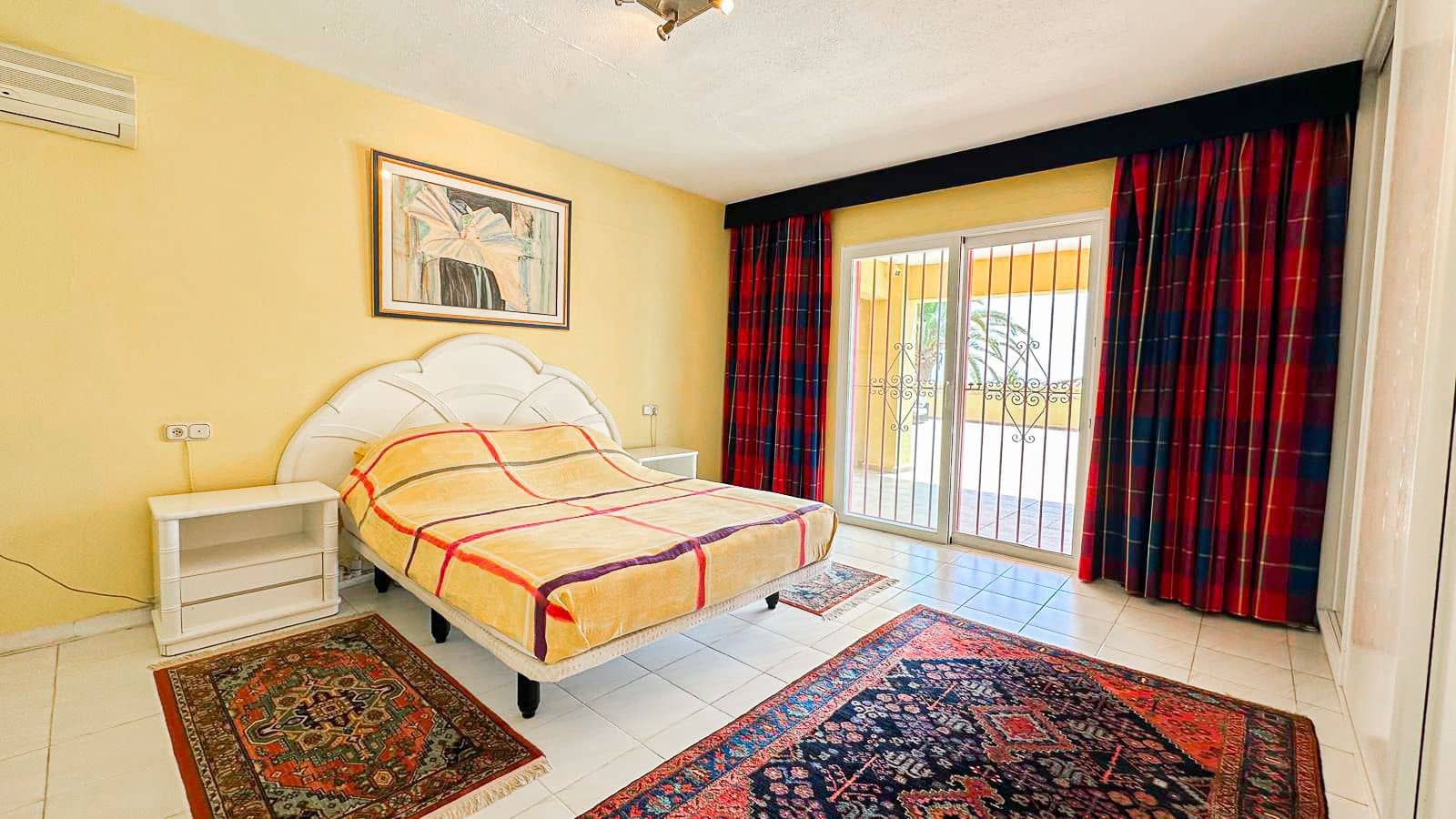 4 slaapkamer Villa te koop in Alfaz del Pi / L'Alfas del Pi met zwembad garage - € 725.000 (Ref: 9328418)