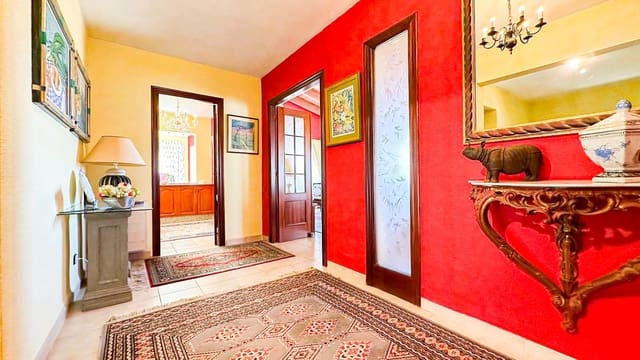 4 slaapkamer Villa te koop in Alfaz del Pi / L'Alfàs del Pi met zwembad garage - € 725.000 (Ref: 9328418)