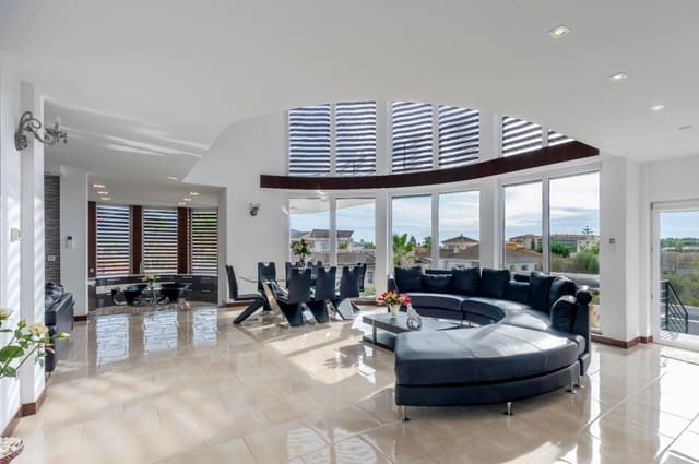 Chalet de 7 habitaciones en Alfaz del Pi / L'Alfàs del Pi en venta con piscina garaje - 1.290.000 € (Ref: 9328420)