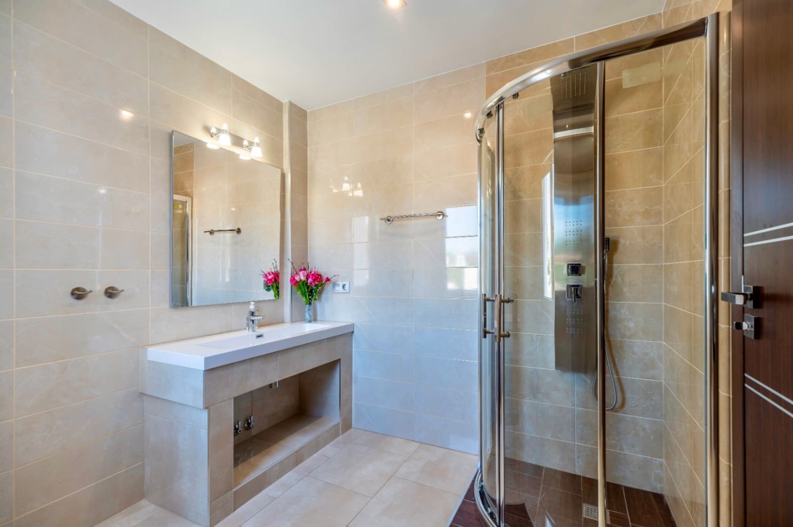 Chalet de 7 habitaciones en Alfaz del Pi / L'Alfàs del Pi en venta con piscina garaje - 1.290.000 € (Ref: 9328420)