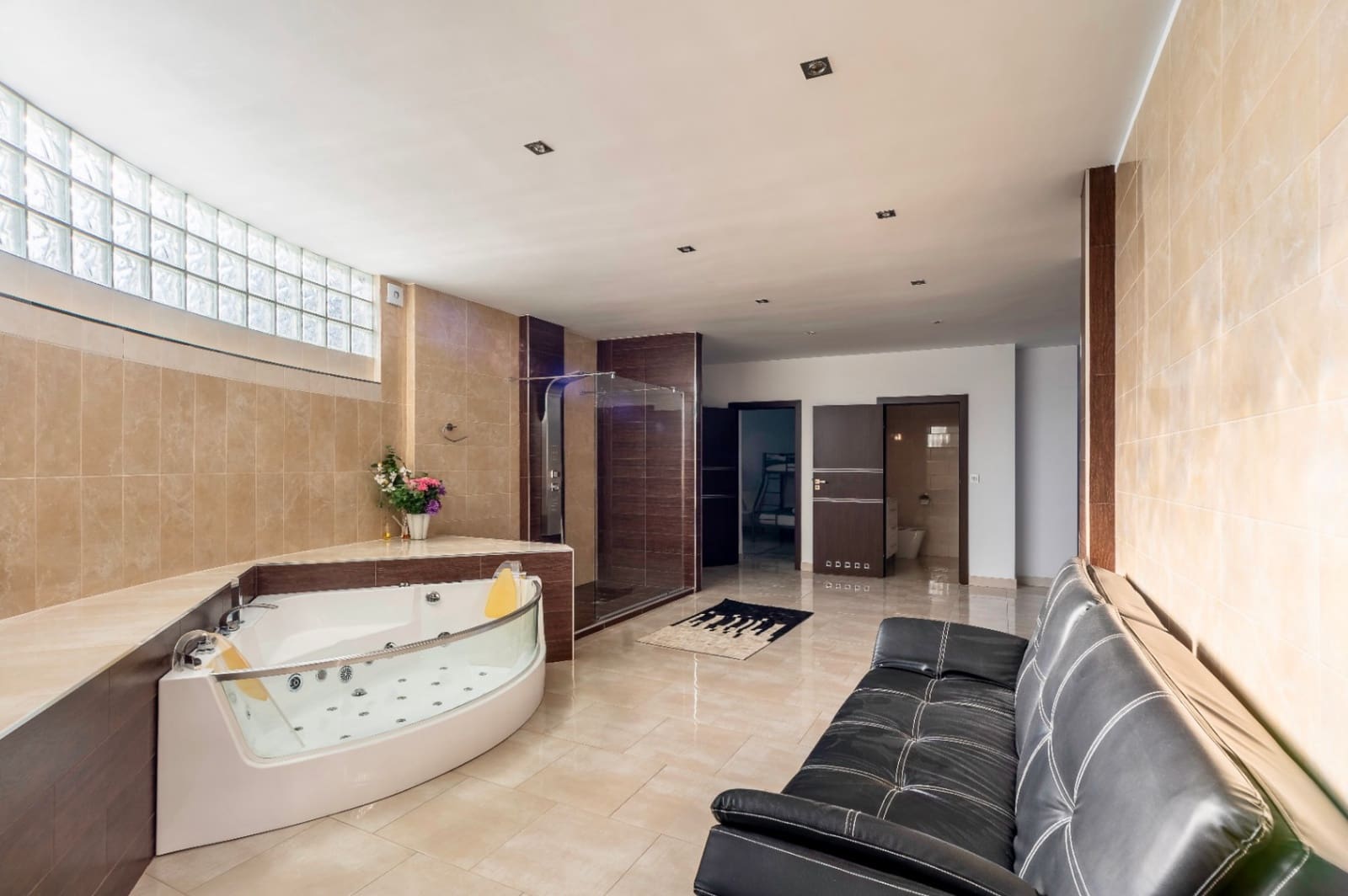 Chalet de 7 habitaciones en Alfaz del Pi / L'Alfàs del Pi en venta con piscina garaje - 1.290.000 € (Ref: 9328420)