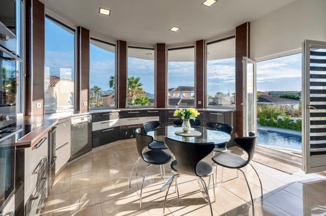 Chalet de 7 habitaciones en Alfaz del Pi / L'Alfàs del Pi en venta con piscina garaje - 1.290.000 € (Ref: 9328420)