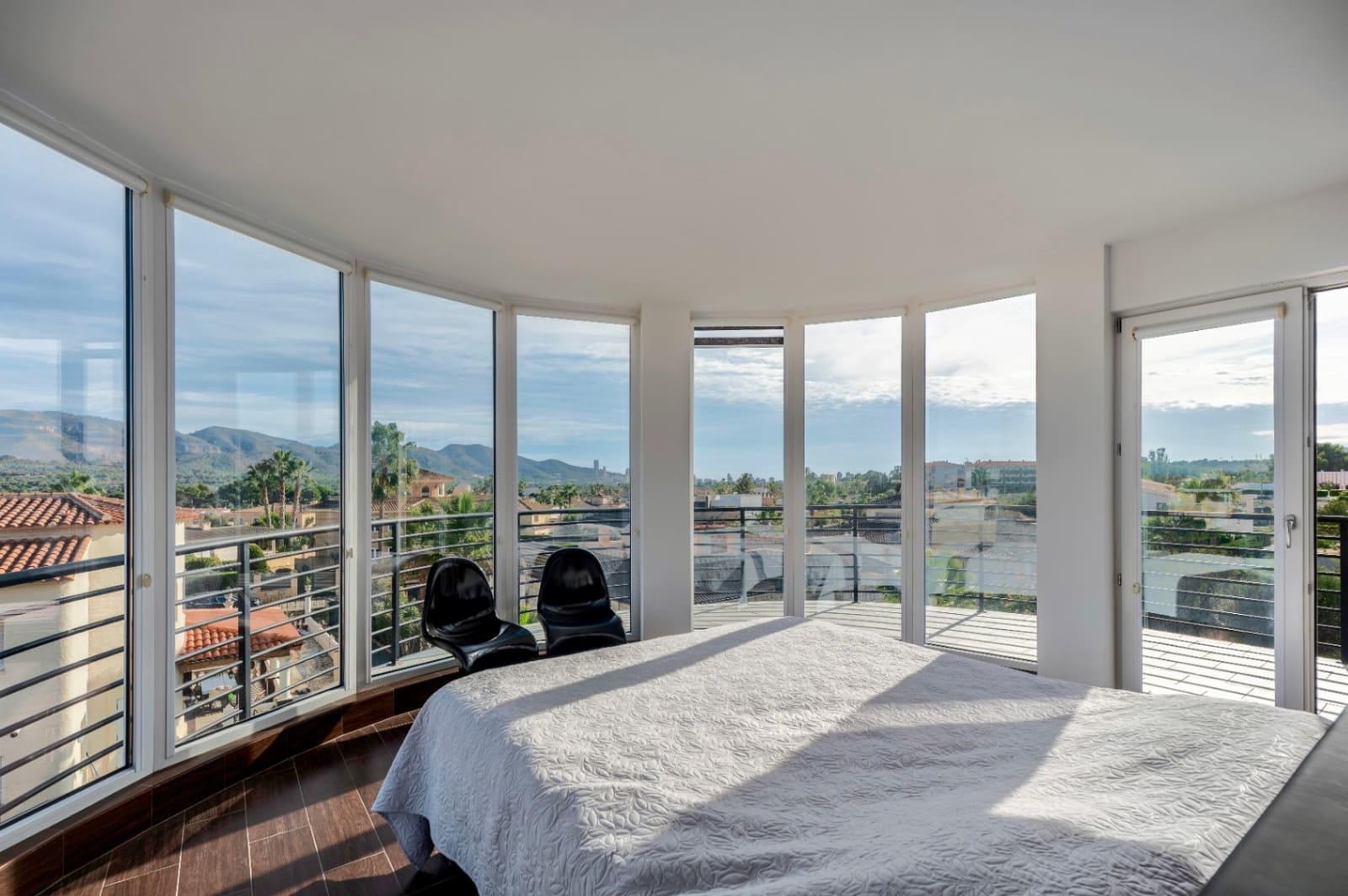 Chalet de 7 habitaciones en Alfaz del Pi / L'Alfàs del Pi en venta con piscina garaje - 1.290.000 € (Ref: 9328420)