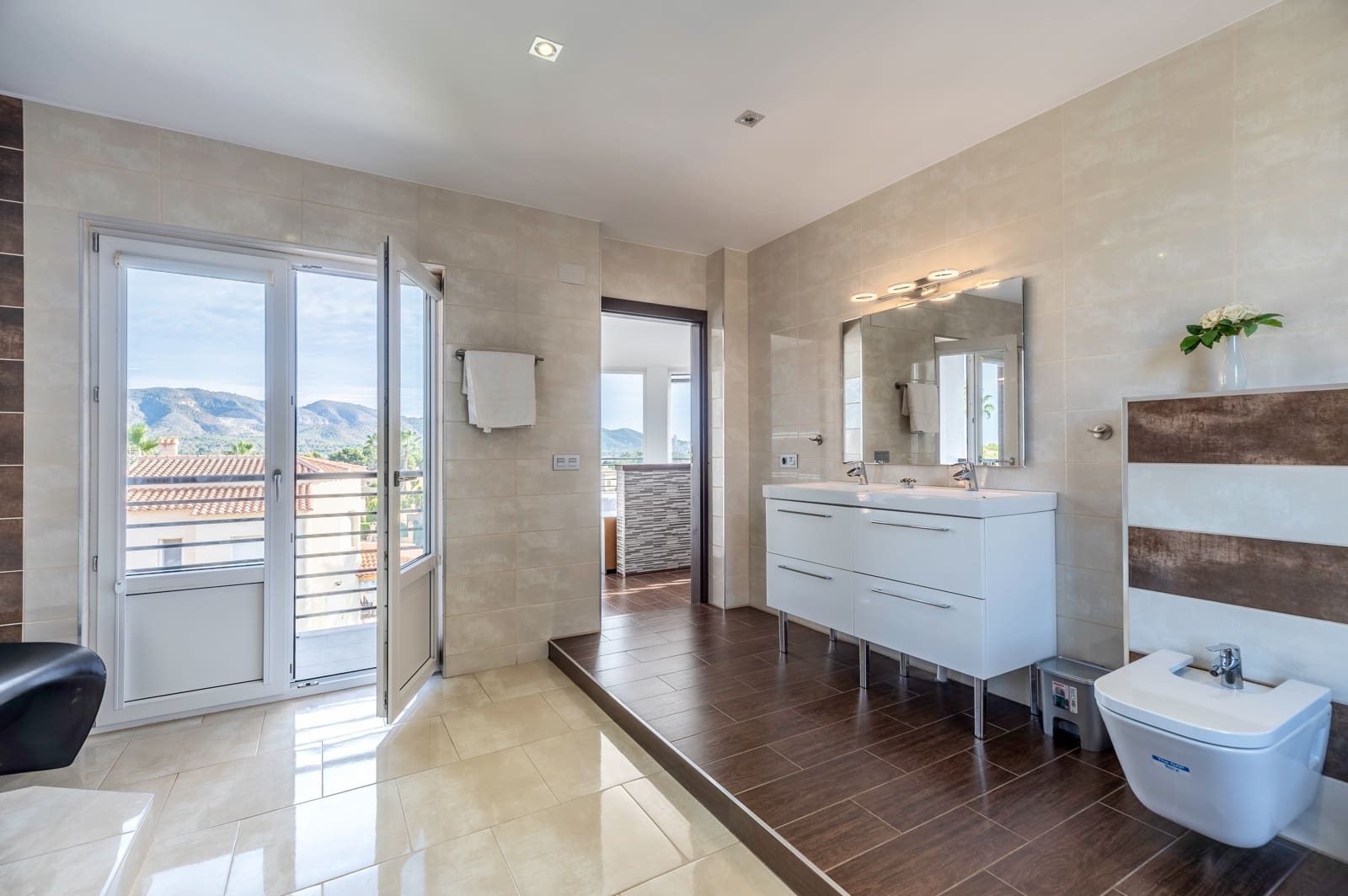 Chalet de 7 habitaciones en Alfaz del Pi / L'Alfàs del Pi en venta con piscina garaje - 1.290.000 € (Ref: 9328420)