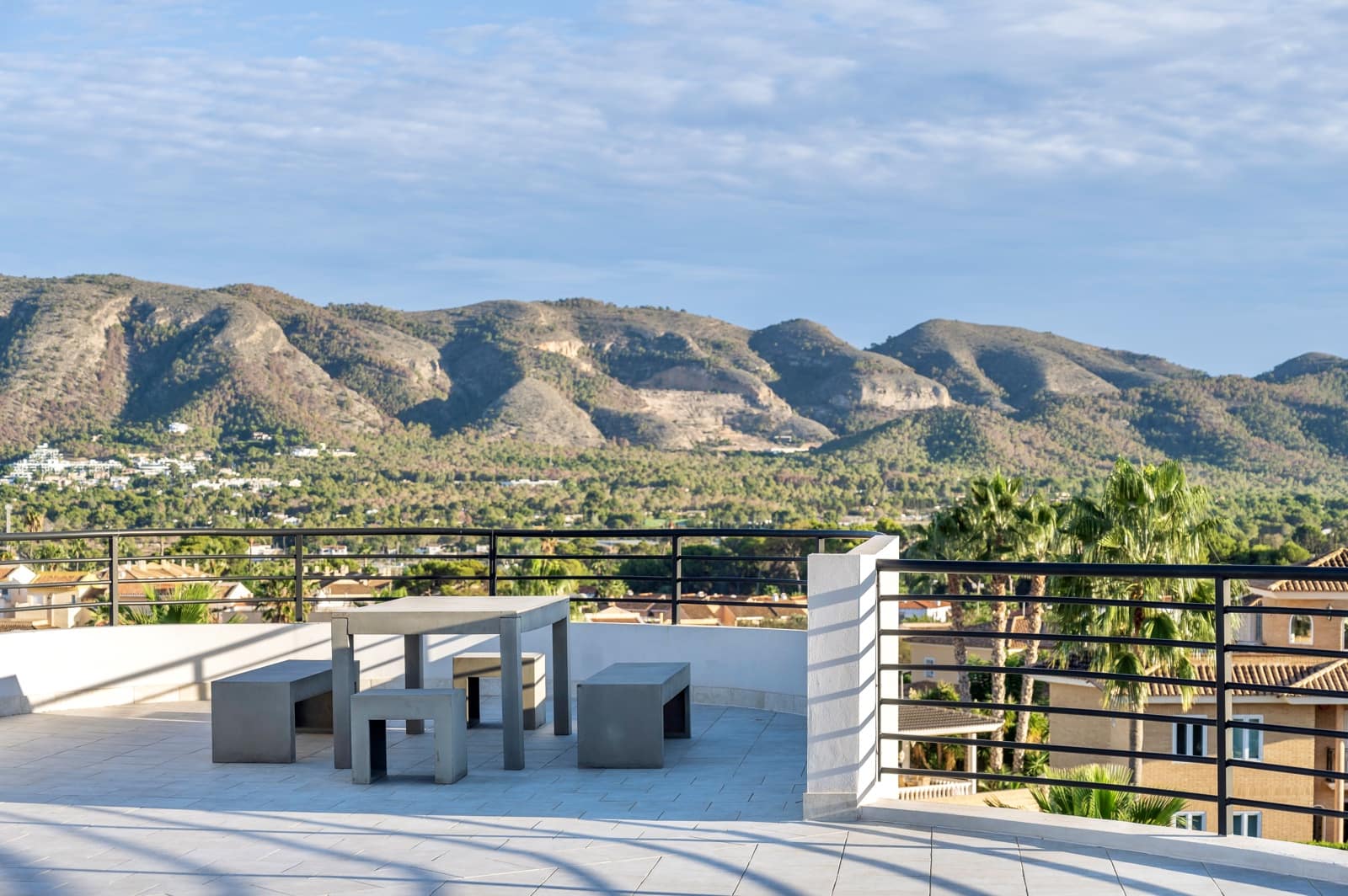 Chalet de 7 habitaciones en Alfaz del Pi / L'Alfàs del Pi en venta con piscina garaje - 1.290.000 € (Ref: 9328420)