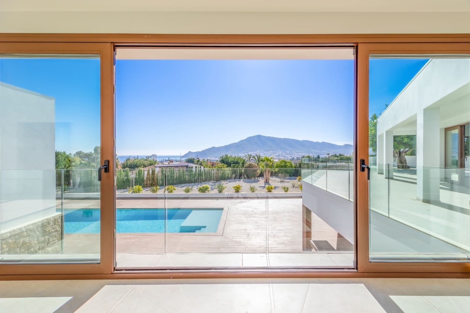 Chalet de 5 habitaciones en Alfaz del Pi / L'Alfàs del Pi en venta con piscina garaje - 2.250.000 € (Ref: 9328421)