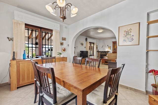 5 soveværelse Villa til salg i Alfaz del Pi / L'Alfàs del Pi med swimmingpool garage - € 450.000 (Ref: 9328422)