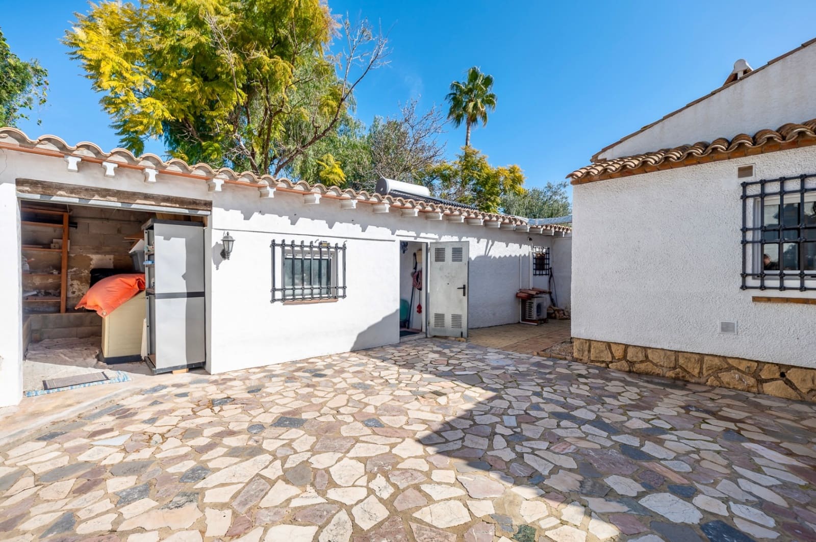 5 soveværelse Villa til salg i Alfaz del Pi / L'Alfas del Pi med swimmingpool garage - € 450.000 (Ref: 9328422)