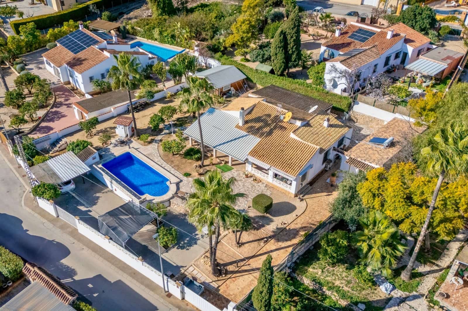 5 soveværelse Villa til salg i Alfaz del Pi / L'Alfas del Pi med swimmingpool garage - € 450.000 (Ref: 9328422)