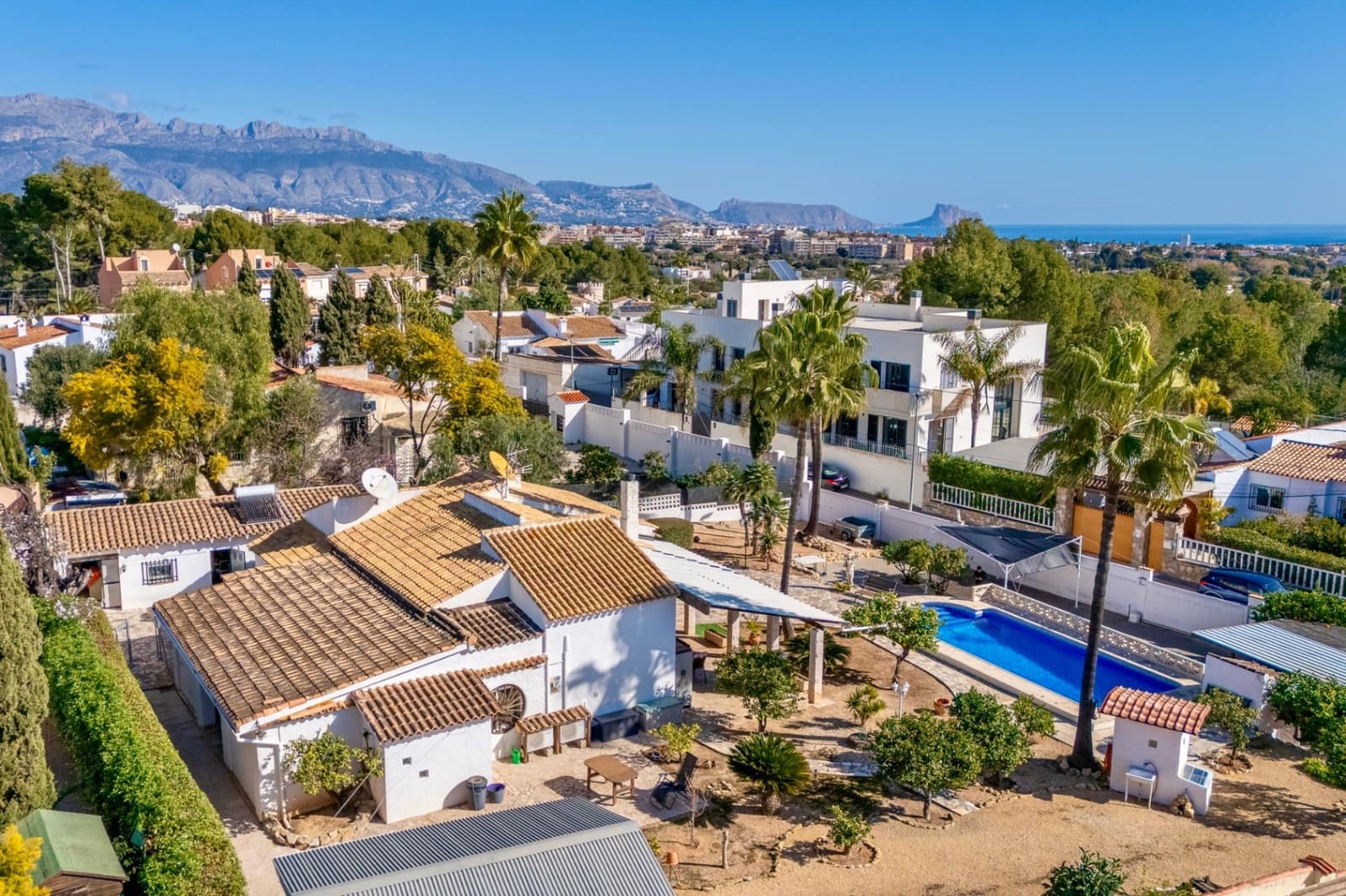 5 soveværelse Villa til salg i Alfaz del Pi / L'Alfas del Pi med swimmingpool garage - € 450.000 (Ref: 9328422)