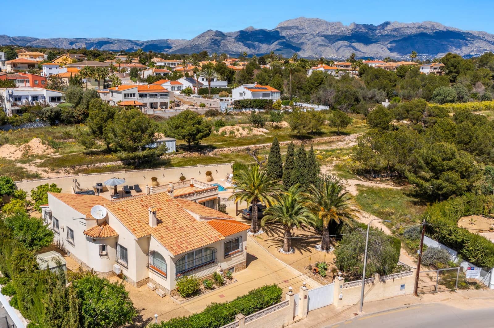 3 Zimmer Villa zu verkaufen in Alfaz del Pi / L'Alfas del Pi mit Pool Garage - 530.000 € (Ref: 9328424)