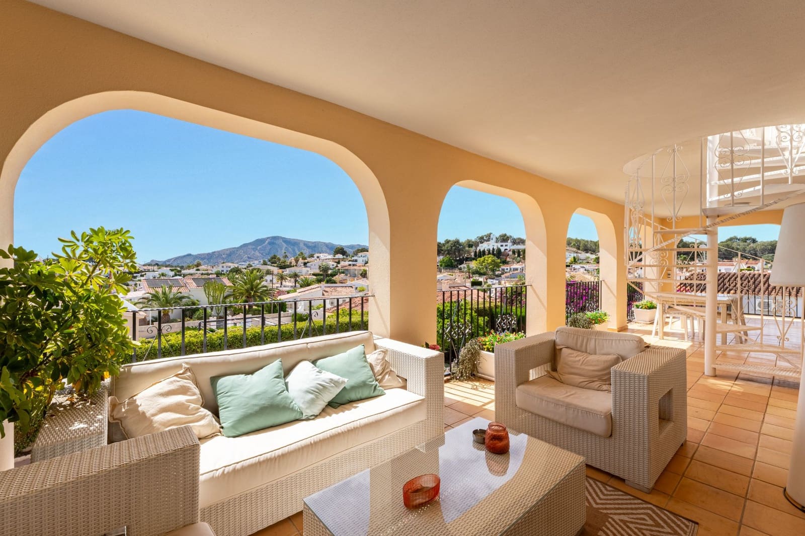 Chalet de 6 habitaciones en Alfaz del Pi / L'Alfàs del Pi en venta con piscina garaje - 725.000 € (Ref: 9328425)