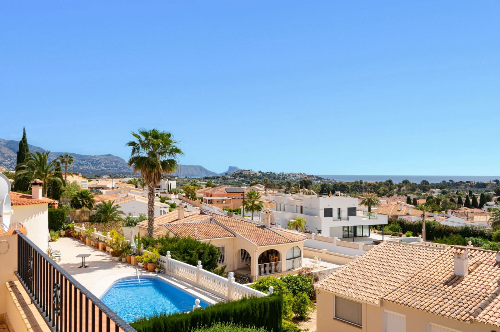 Chalet de 6 habitaciones en Alfaz del Pi / L'Alfàs del Pi en venta con piscina garaje - 725.000 € (Ref: 9328425)