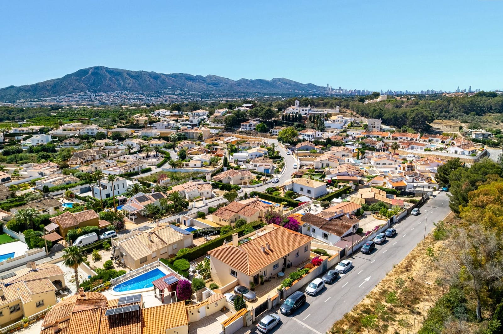 Chalet de 6 habitaciones en Alfaz del Pi / L'Alfàs del Pi en venta con piscina garaje - 725.000 € (Ref: 9328425)