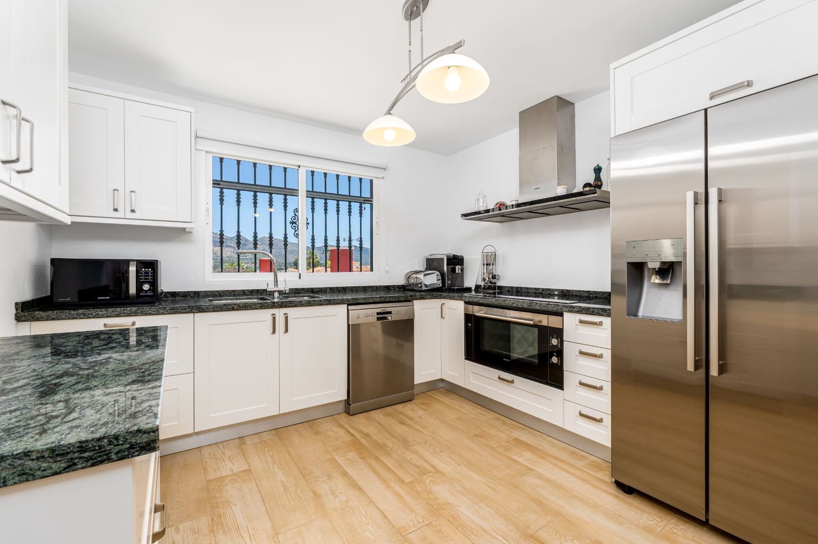 7 quarto Moradia para venda em Alfaz del Pi / L'Alfas del Pi com piscina garagem - 995 000 € (Ref: 9328426)