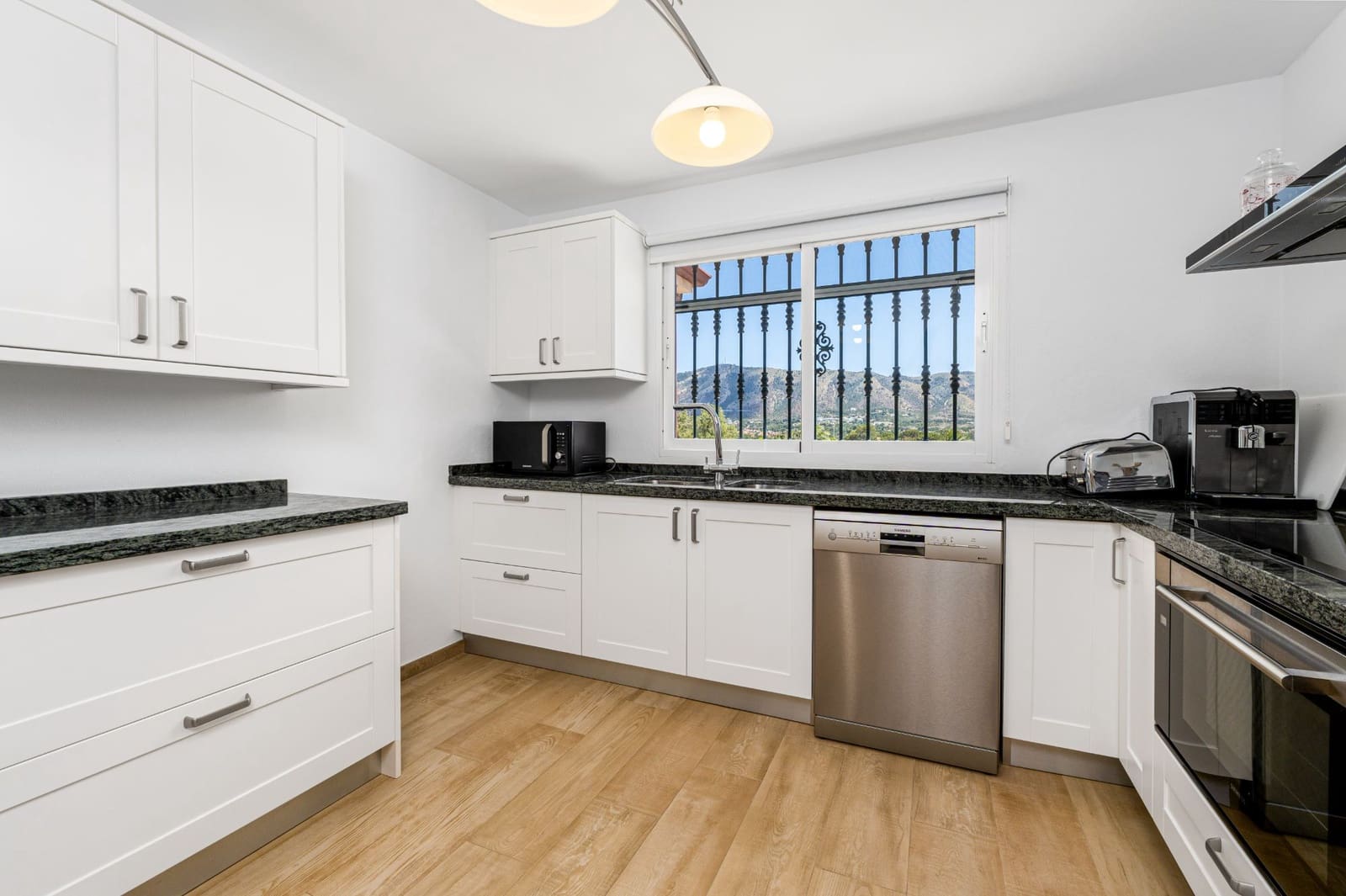 7 quarto Moradia para venda em Alfaz del Pi / L'Alfas del Pi com piscina garagem - 995 000 € (Ref: 9328426)