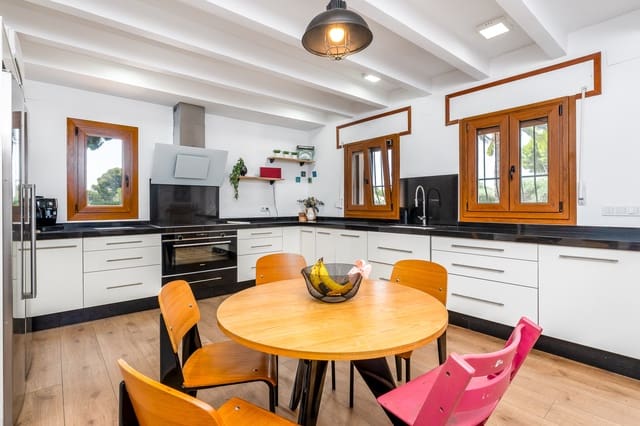 Chalet de 5 habitaciones en Alfaz del Pi / L'Alfàs del Pi en venta con piscina garaje - 1.495.000 € (Ref: 9328427)